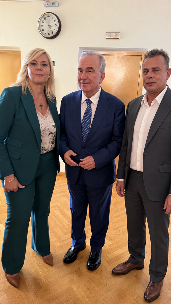 ΦΩΤΟΓΡΑΦΙΑ ΓΚΟΥΡΑΣ ΠΑΠΑΘΑΝΑΣΗΣ